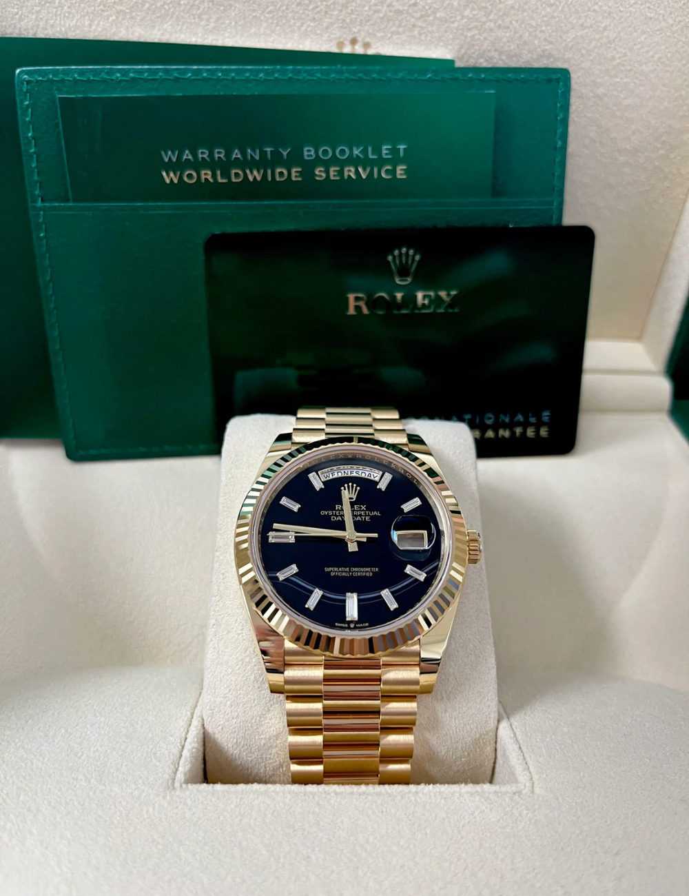 Rolex Day-Date 40 Black Dial - Imagem 3