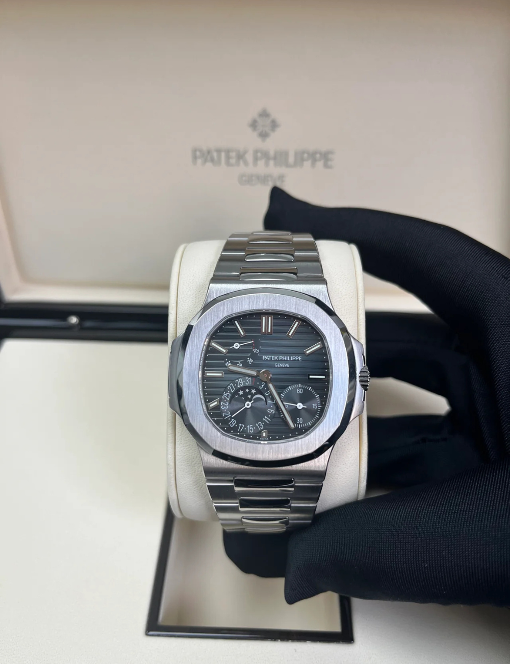 Patek Philippe Nautilus Moonphase - Imagem 5