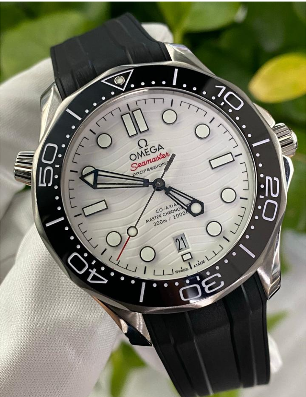 Omega Seamaster Diver 300M White Dial - Imagem 2