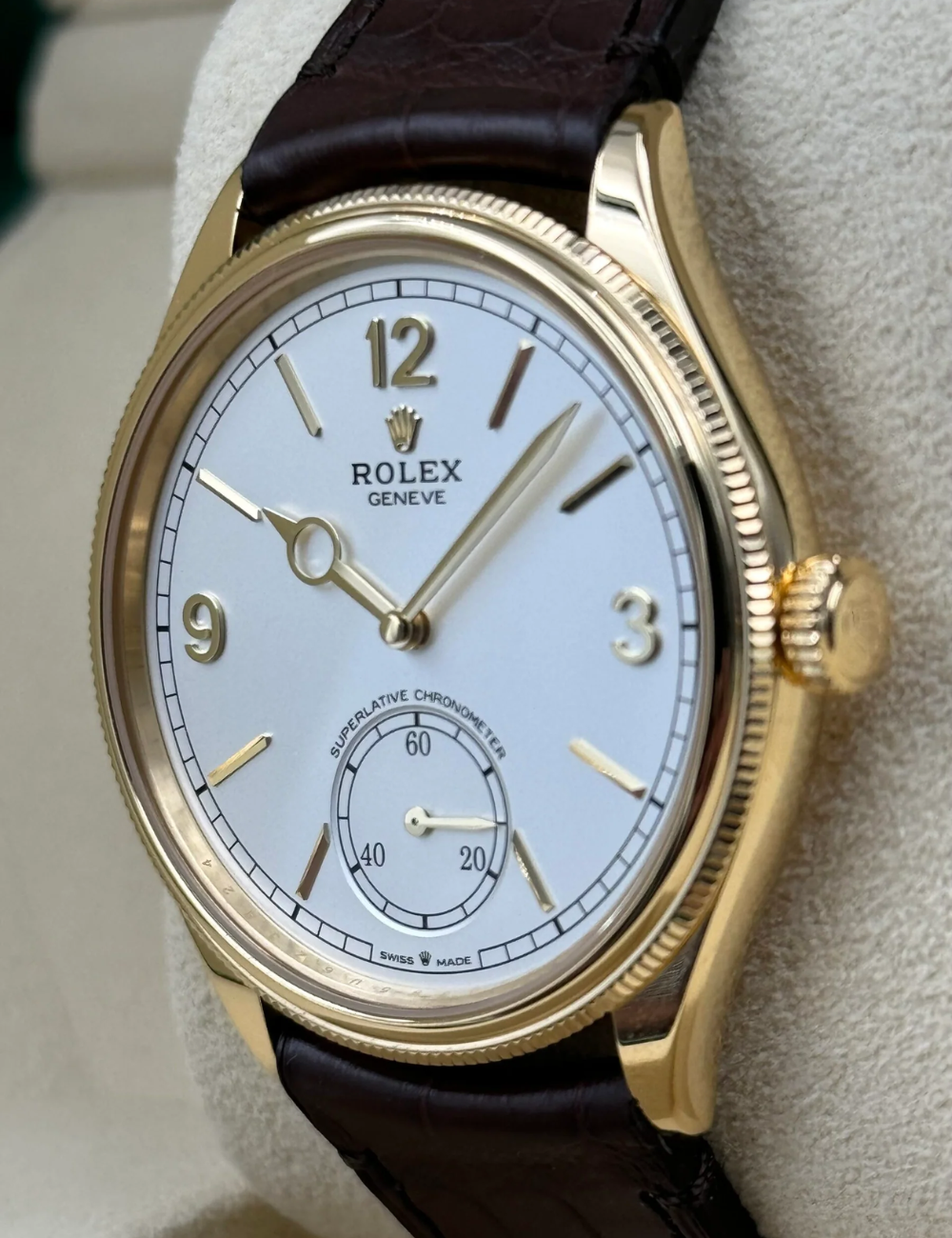 Rolex Perpetual 1908 White Dial Yellow Gold - Imagem 3