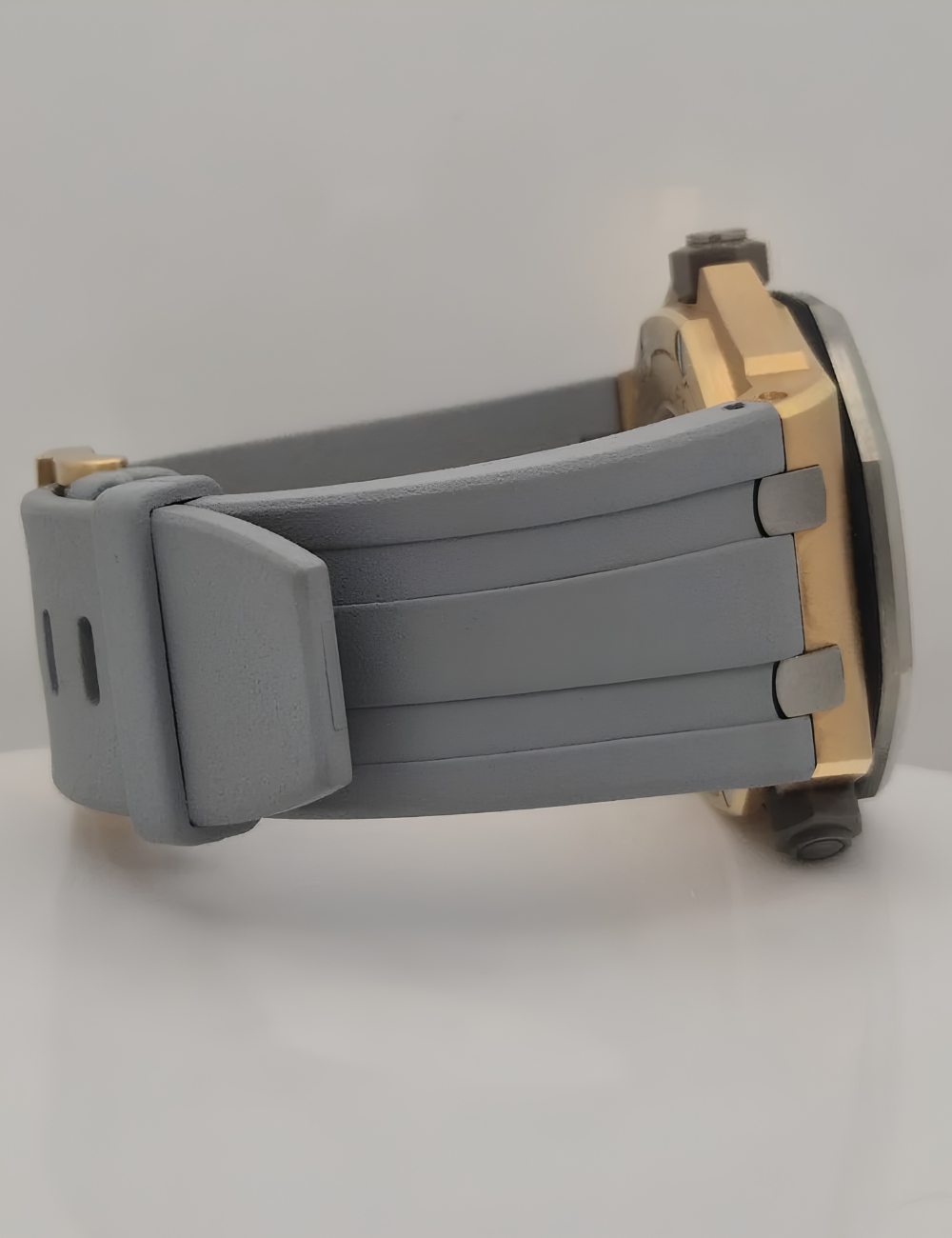 Audemars Piguet Royal Oak Offshore Diver Two-Tone - Imagem 8